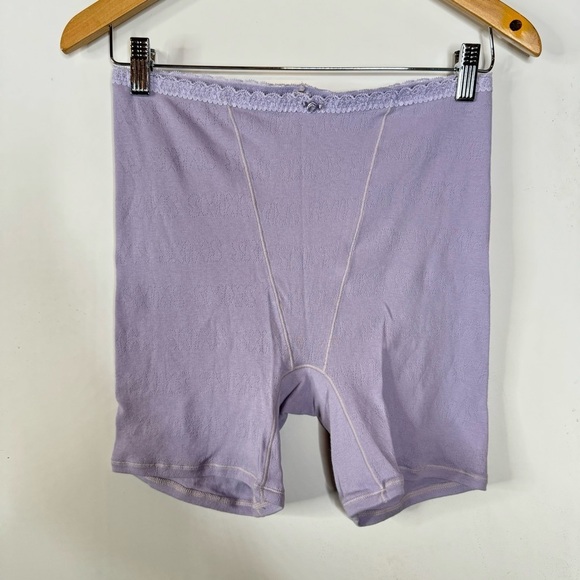 Skims Pointelle Hot Shorts in Lavender Size Large - Picture 3 of 7